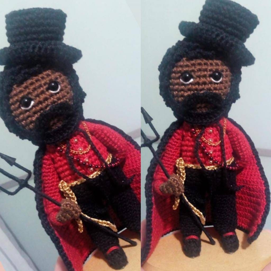 Ação entre Amigos Chão de Deus/Luz do BEm - Boneco croche EXU