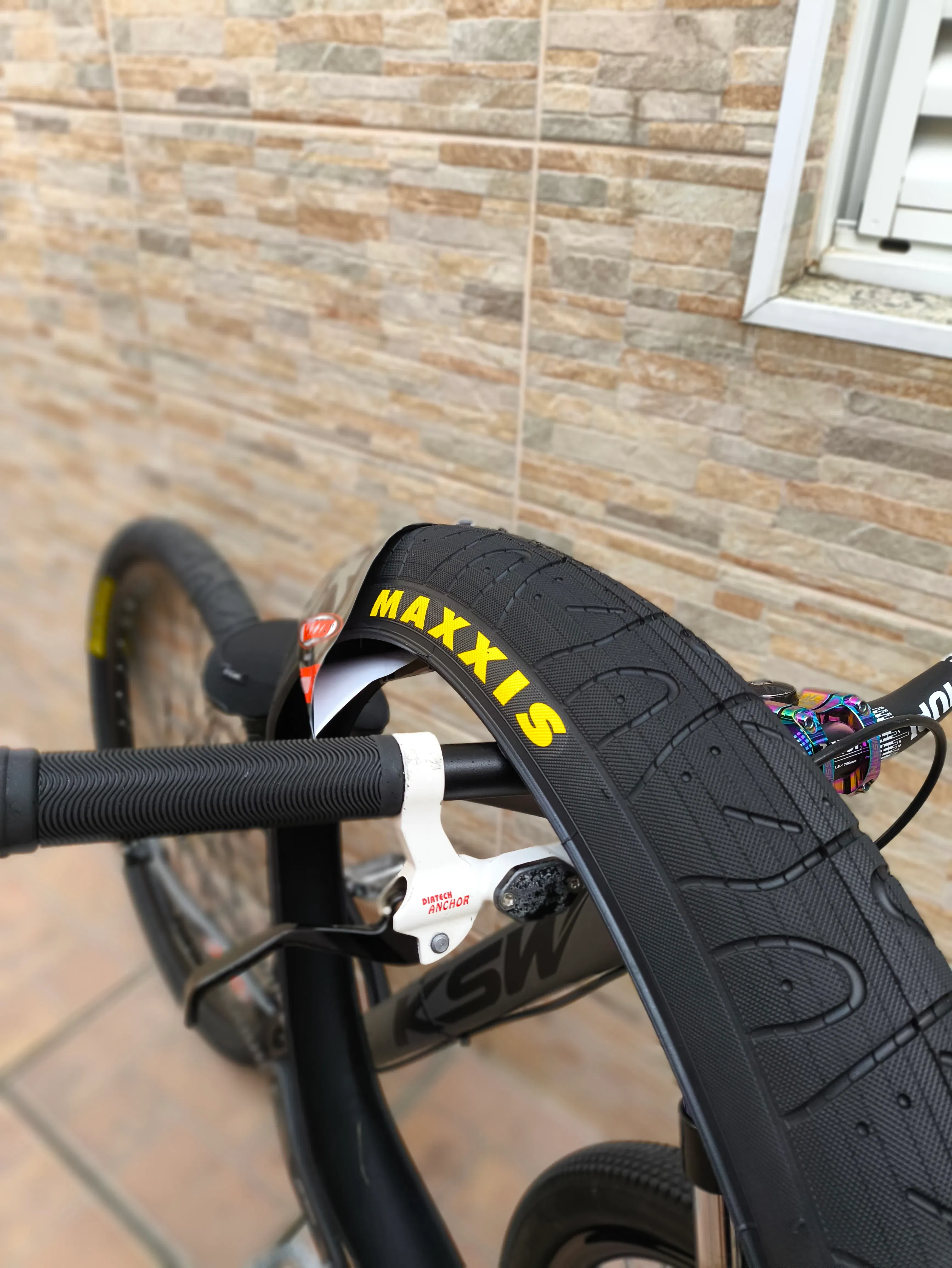 PAR DE MAXXIS HOOKWORM OU R$500 NO PIX